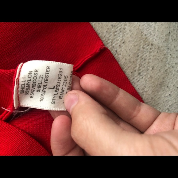 Red shirt - Picture 5 of 5